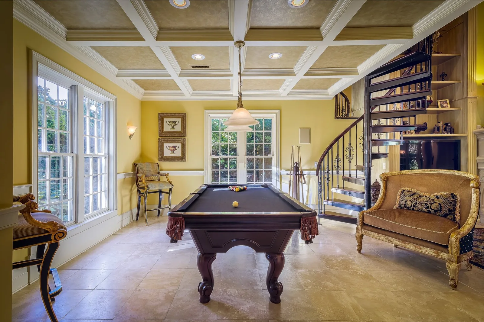 10 tips before moving heavy furniture.
