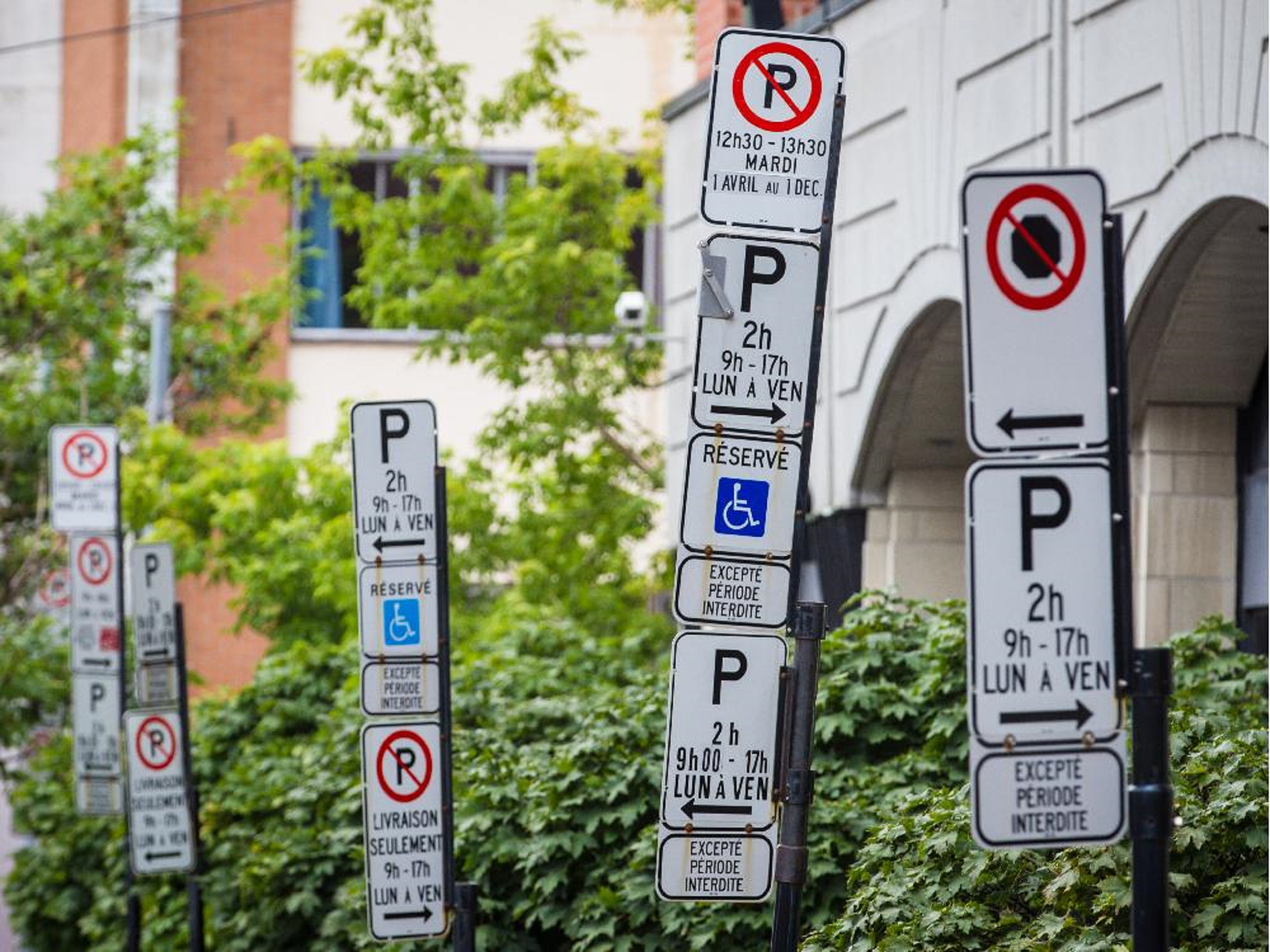 montreal street signs