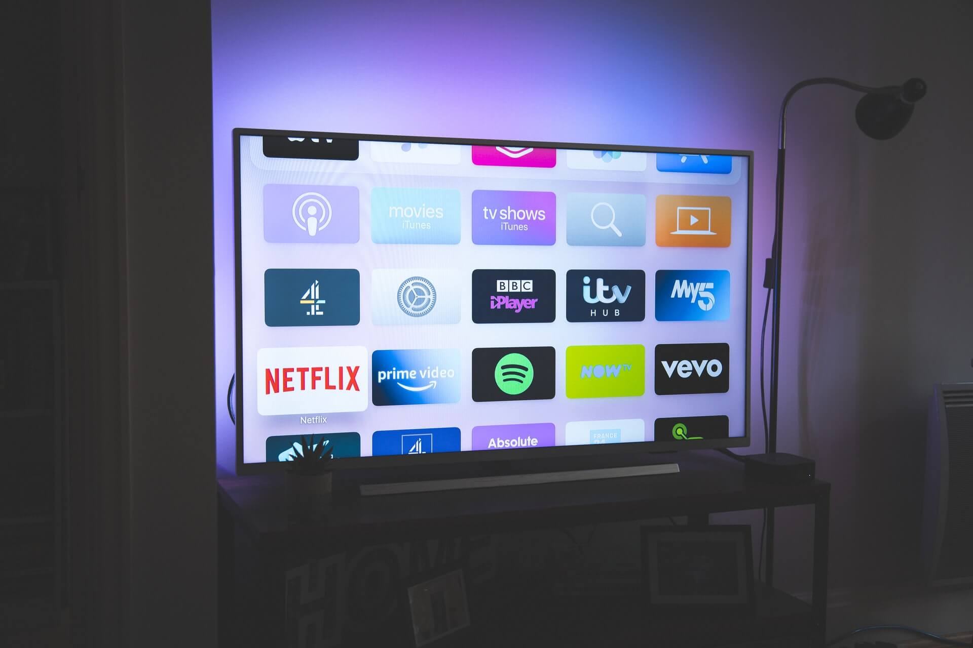 5 Best TV Service Providers in British Columbia