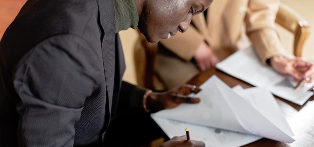 signing documents at the best notary