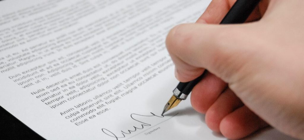 signing documents at the best notary