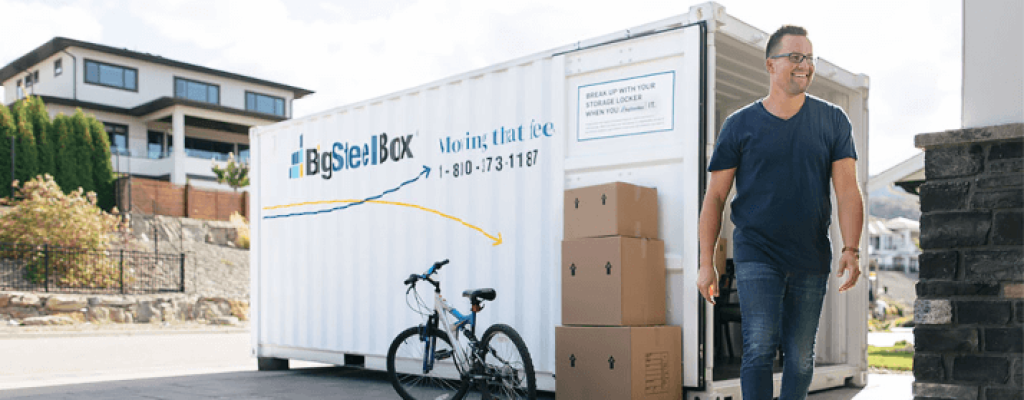 Moving containers Canada