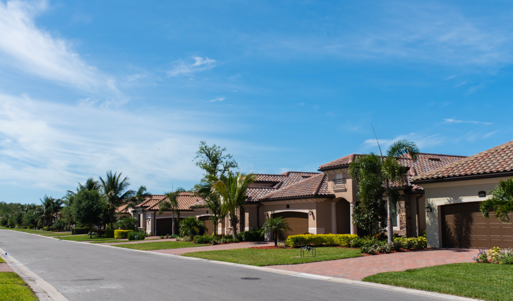 Cheapest Places to Live in Florida in 2022 with the Best Quality of Life picture of a neighborhood in one of cheapest places to live in florida