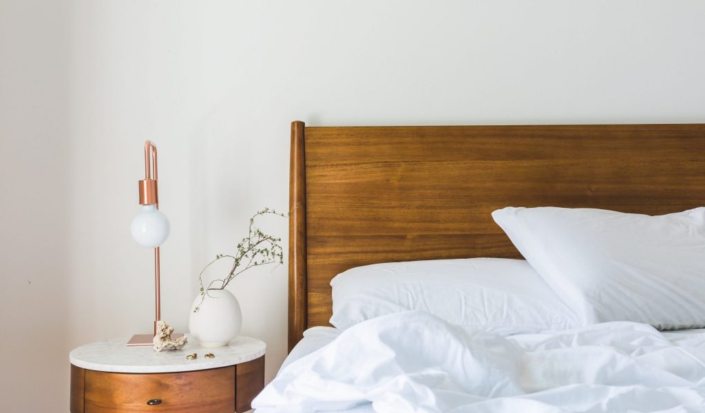 Chambre à coucher avec un lit: comment savoir si on a des punaises de lit