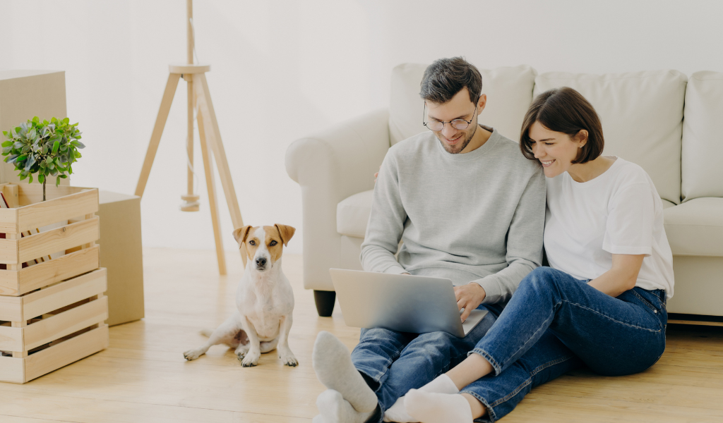 home insurance couple home insurance couple