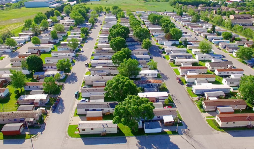 Moving a mobile home Mobile home parc moving a mobile home